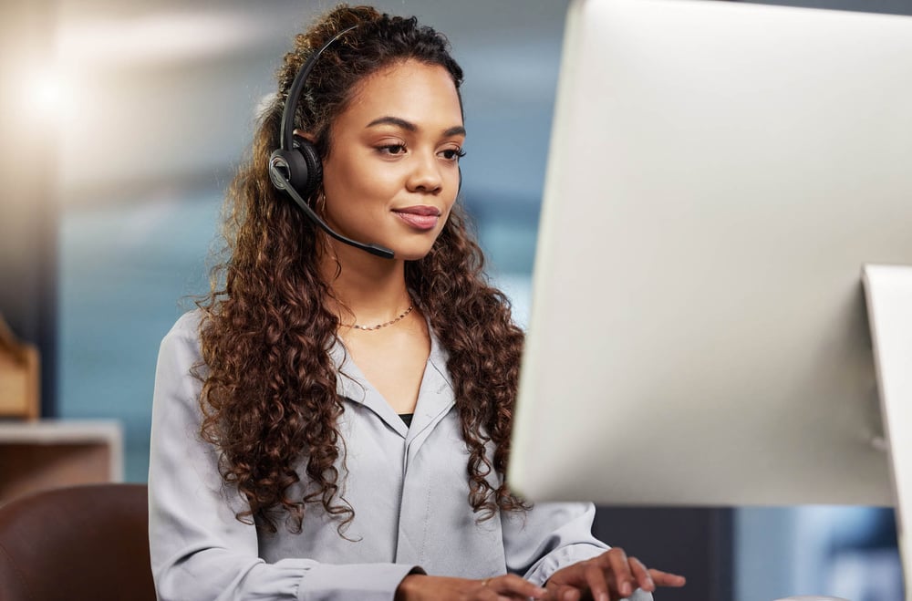 helpful-customer-support-person