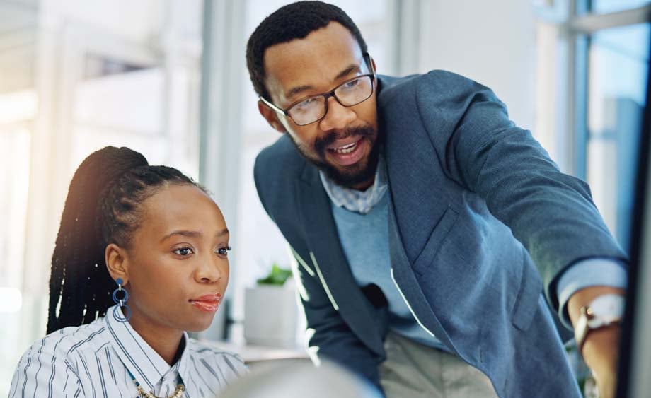 professor-helping-student-blog