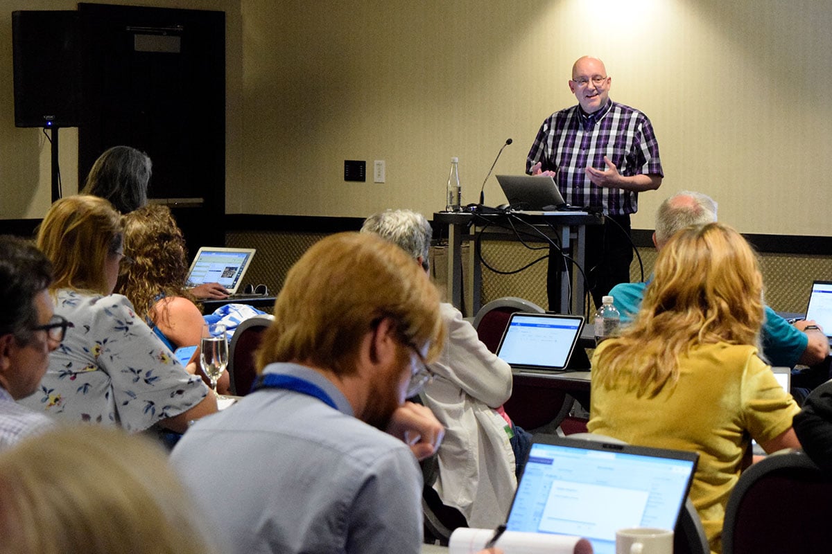 speaker-presenting-collegenet-user-conference